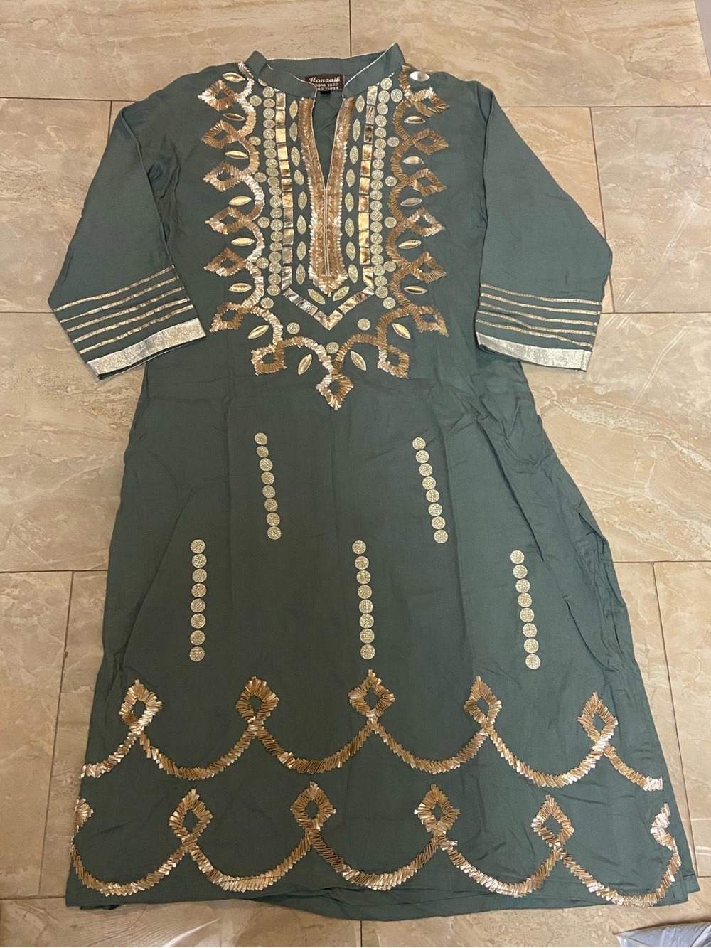 Indian Women’s 2 Piece Gray Cotton Kurta Pant Set Gold Gota Pathi Work Details